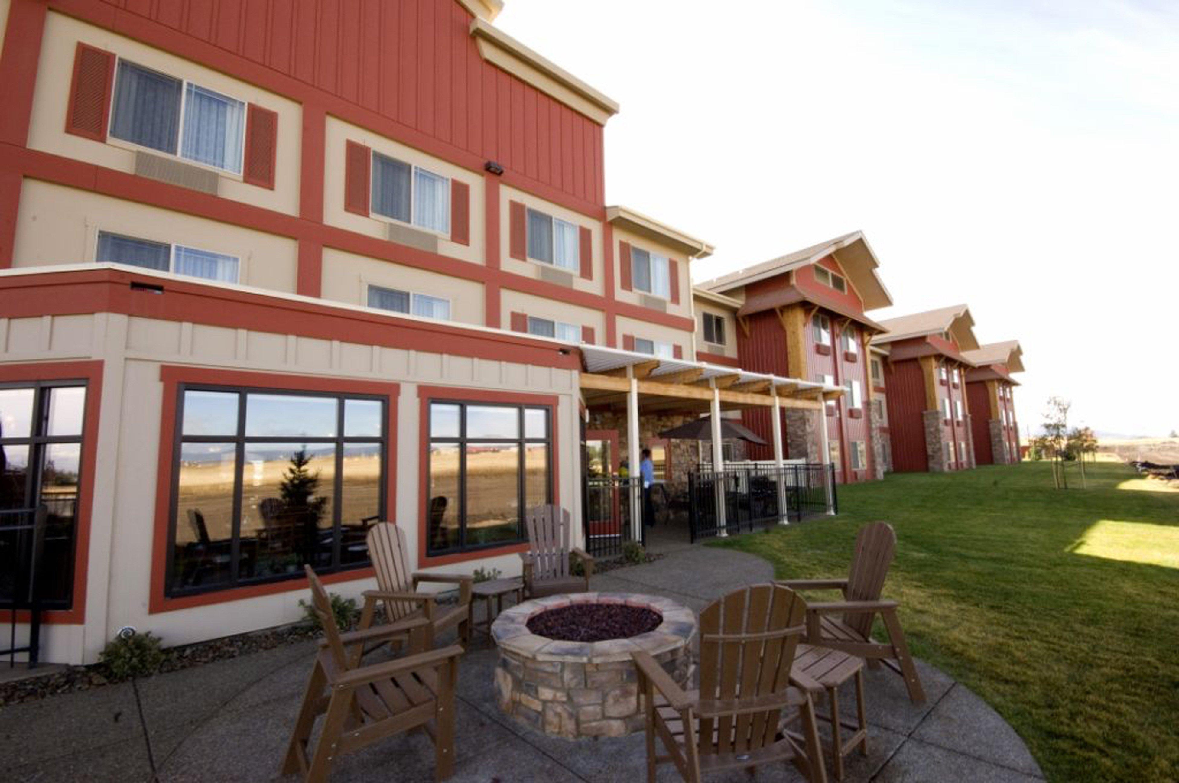Holiday Inn Express Hotel & Suites Kalispell By Ihg Bagian luar foto