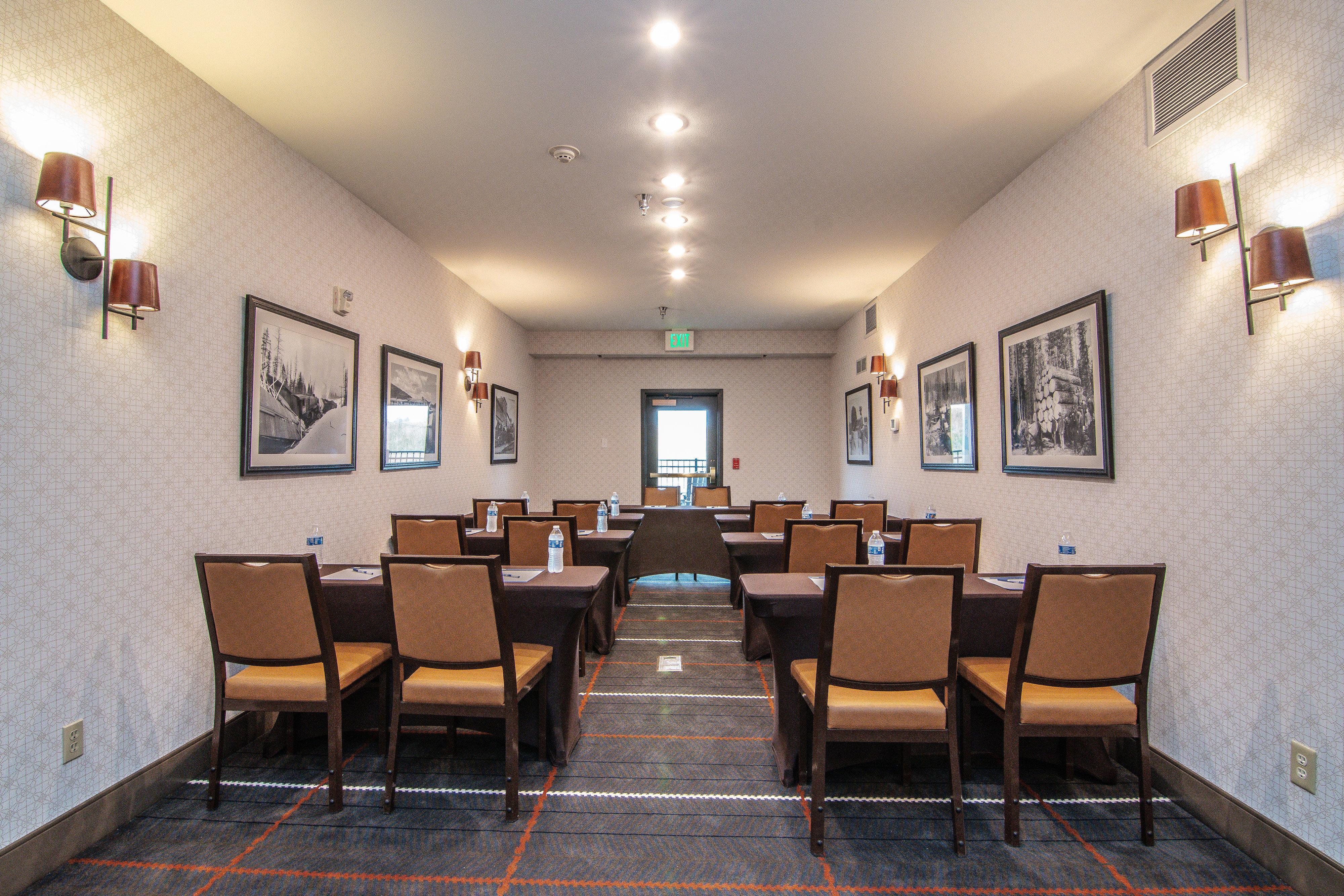 Holiday Inn Express Hotel & Suites Kalispell By Ihg Bagian luar foto
