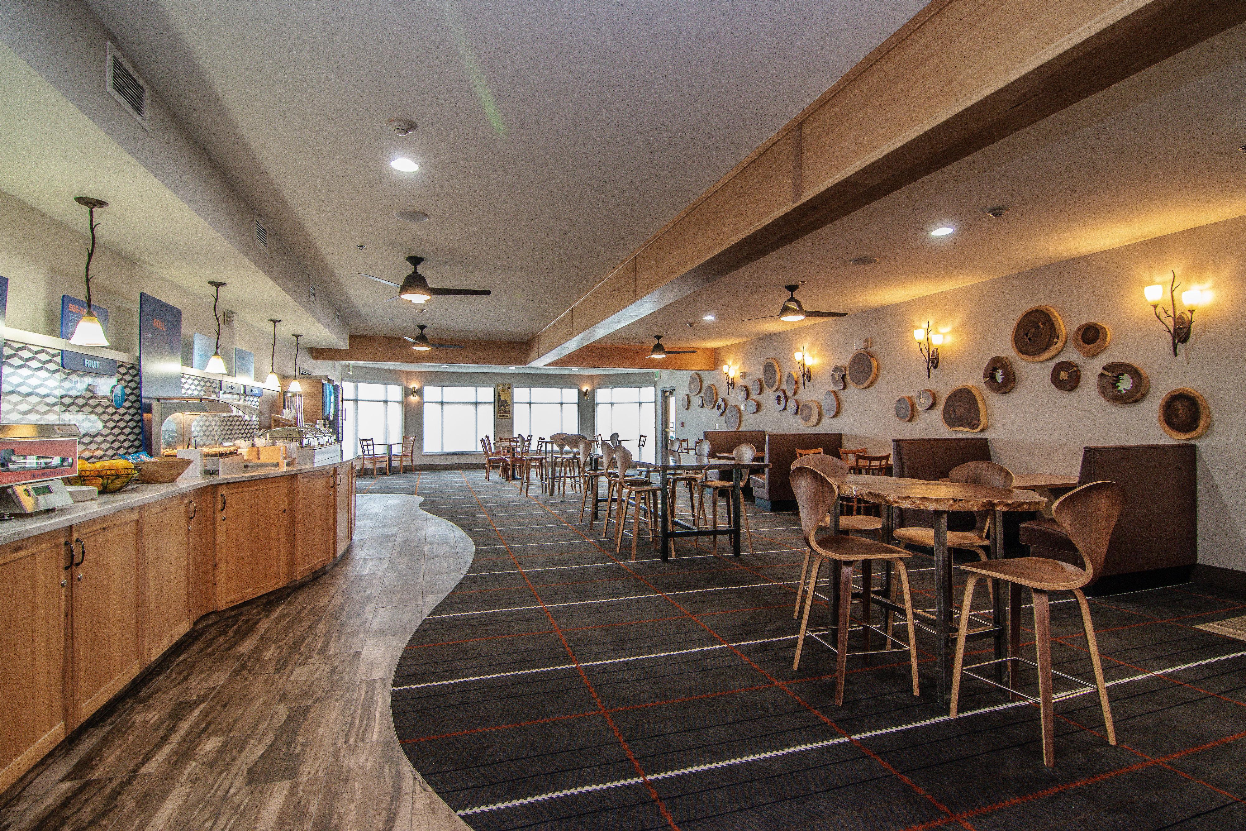 Holiday Inn Express Hotel & Suites Kalispell By Ihg Bagian luar foto