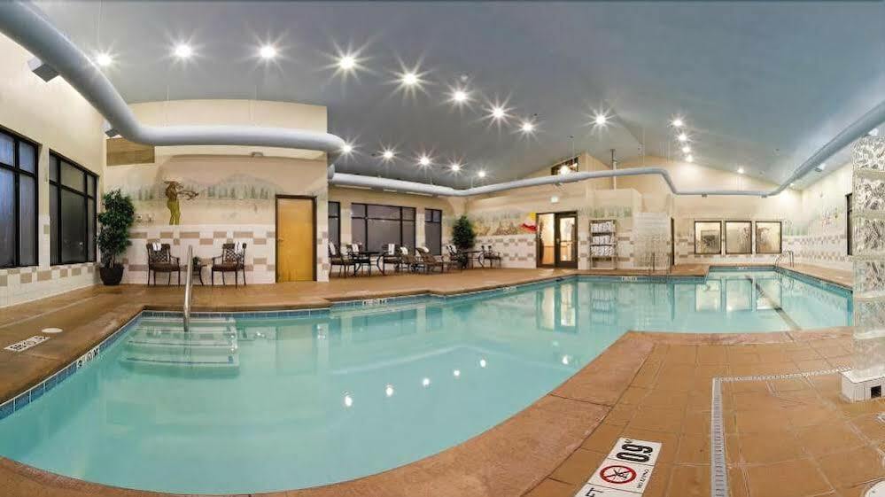 Holiday Inn Express Hotel & Suites Kalispell By Ihg Bagian luar foto